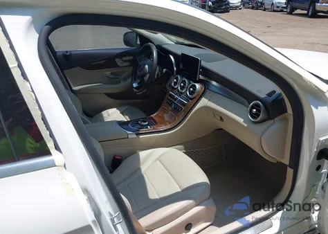 2017 Mercedes-Benz C 300 Luxury/Sport из США, поврежденный, VIN 55SWF4JB0HU203952